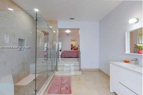 Villa ou maison à louer à Homestead, Floride: 7 chambres, 265.24 m2 № 1896872 - photo 14