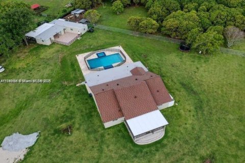 Villa ou maison à louer à Homestead, Floride: 7 chambres, 265.24 m2 № 1896872 - photo 3
