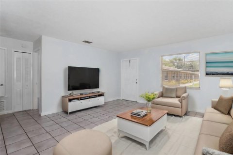 Townhouse in Kissimmee, Florida 2 bedrooms, 77.11 sq.m. № 1917906 - photo 5