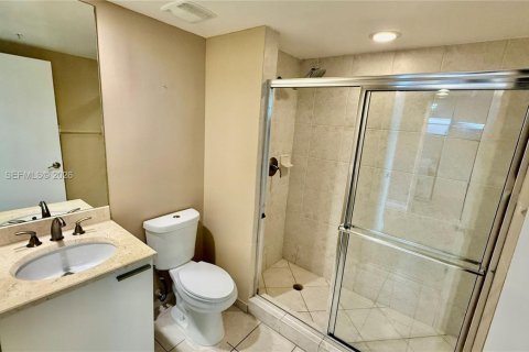 Appartement à louer à North Miami, Floride: 2 chambres, 170.38 m2 № 2384997 - photo 24