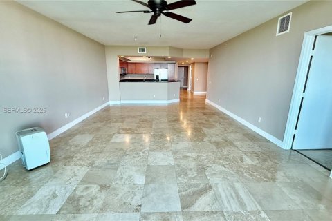 Appartement à louer à North Miami, Floride: 2 chambres, 170.38 m2 № 2384997 - photo 11