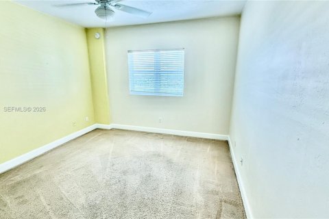Appartement à louer à North Miami, Floride: 2 chambres, 170.38 m2 № 2384997 - photo 23