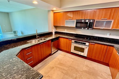 Appartement à louer à North Miami, Floride: 2 chambres, 170.38 m2 № 2384997 - photo 4