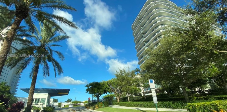 Appartement à North Miami, Floride 2 chambres, 170.38 m2 № 2384997