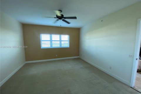 Appartement à louer à North Miami, Floride: 2 chambres, 170.38 m2 № 2384997 - photo 13