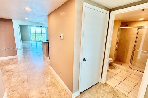 Appartement à louer à North Miami, Floride: 2 chambres, 170.38 m2 № 2384997 - photo 21