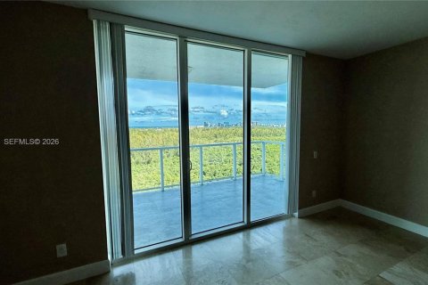 Appartement à louer à North Miami, Floride: 2 chambres, 170.38 m2 № 2384997 - photo 2
