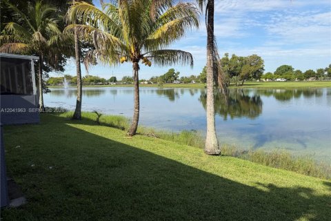 Appartement à louer à Miami Gardens, Floride: 2 chambres № 2267981 - photo 25