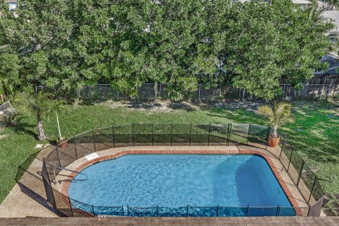 Casa en alquiler en Boca Raton, Florida, 3 dormitorios, 125.98 m2 № 2429701 - foto 3