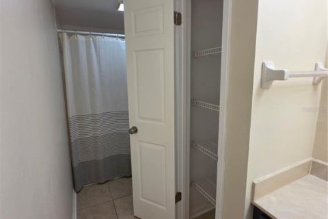 Adosado en alquiler en New Smyrna Beach, Florida, 2 dormitorios, 123.37 m2 № 2095958 - foto 30