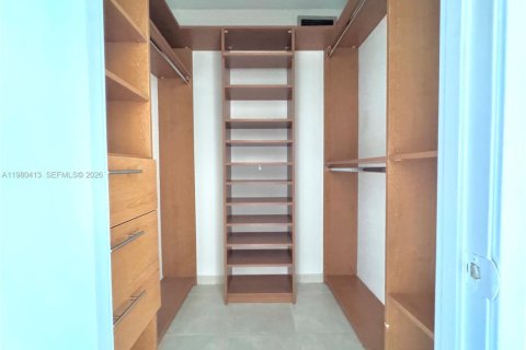 Copropriété à louer à Sunny Isles Beach, Floride: 2 chambres, 101.64 m2 № 2079931 - photo 15