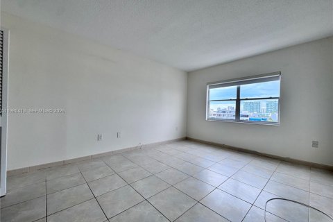 Copropriété à louer à Sunny Isles Beach, Floride: 2 chambres, 101.64 m2 № 2079931 - photo 8