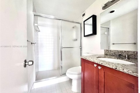 Copropriété à louer à Sunny Isles Beach, Floride: 2 chambres, 101.64 m2 № 2079931 - photo 13