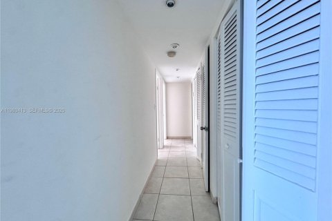 Copropriété à louer à Sunny Isles Beach, Floride: 2 chambres, 101.64 m2 № 2079931 - photo 5