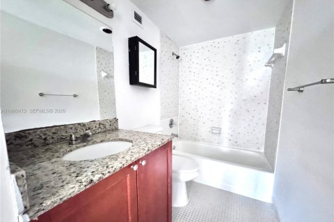Copropriété à louer à Sunny Isles Beach, Floride: 2 chambres, 101.64 m2 № 2079931 - photo 10