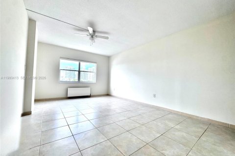 Copropriété à louer à Sunny Isles Beach, Floride: 2 chambres, 101.64 m2 № 2079931 - photo 12