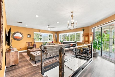 House in Palm Harbor, Florida 3 bedrooms, 149.57 sq.m. № 2355766 - photo 21
