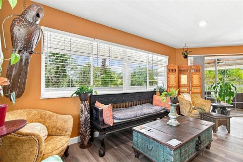 House in Palm Harbor, Florida 3 bedrooms, 149.57 sq.m. № 2355766 - photo 6