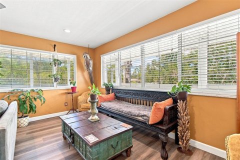 House in Palm Harbor, Florida 3 bedrooms, 149.57 sq.m. № 2355766 - photo 20
