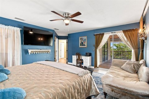 House in Palm Harbor, Florida 3 bedrooms, 149.57 sq.m. № 2355766 - photo 29