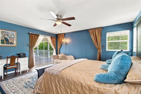 House in Palm Harbor, Florida 3 bedrooms, 149.57 sq.m. № 2355766 - photo 28
