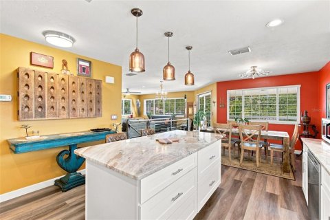 House in Palm Harbor, Florida 3 bedrooms, 149.57 sq.m. № 2355766 - photo 25