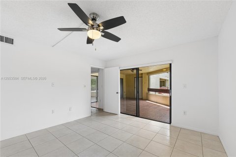 Copropriété à vendre à Miami, Floride: 2 chambres, 124.49 m2 № 2269315 - photo 14
