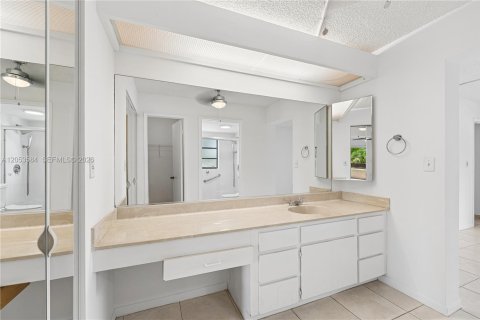 Copropriété à vendre à Miami, Floride: 2 chambres, 124.49 m2 № 2269315 - photo 16