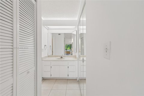 Copropriété à vendre à Miami, Floride: 2 chambres, 124.49 m2 № 2269315 - photo 21