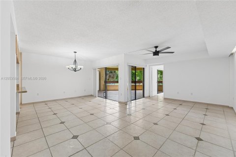Copropriété à vendre à Miami, Floride: 2 chambres, 124.49 m2 № 2269315 - photo 2