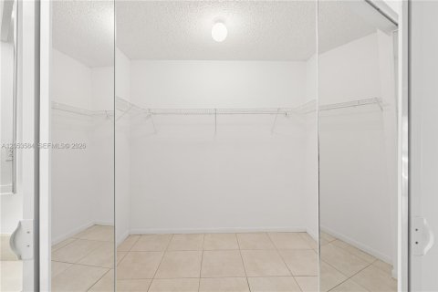 Copropriété à vendre à Miami, Floride: 2 chambres, 124.49 m2 № 2269315 - photo 25