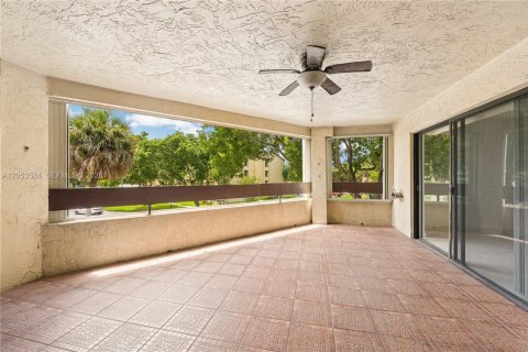 Copropriété à vendre à Miami, Floride: 2 chambres, 124.49 m2 № 2269315 - photo 10