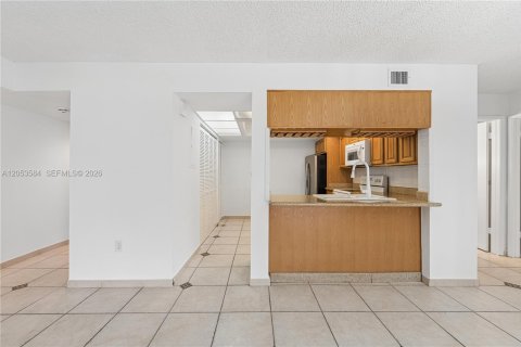 Copropriété à vendre à Miami, Floride: 2 chambres, 124.49 m2 № 2269315 - photo 7