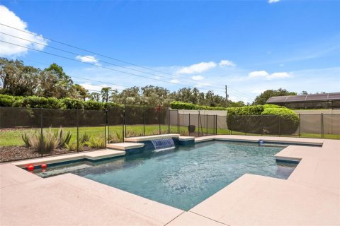 House in Orlando, Florida 5 bedrooms, 459.59 sq.m. № 2236866 - photo 2