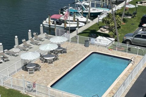 Copropriété à louer à Fort Lauderdale, Floride: 1 chambre, 65.4 m2 № 2279023 - photo 10