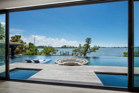 House in Sarasota, Florida 4 bedrooms, 756.04 sq.m. № 2266582 - photo 13