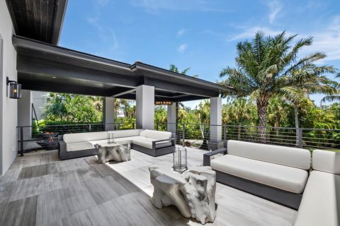 House in Sarasota, Florida 4 bedrooms, 756.04 sq.m. № 2266582 - photo 16