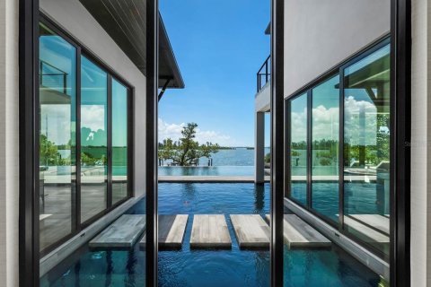 House in Sarasota, Florida 4 bedrooms, 756.04 sq.m. № 2266582 - photo 8