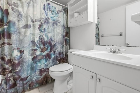 Купить кондоминиум в Маргит, Флорида 2 спальни, 91.97м2, № 2085434 - фото 14