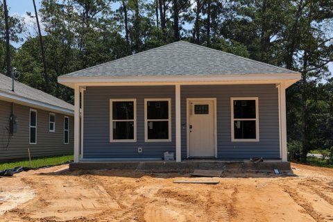 House in Milton, Florida 3 bedrooms, 138.15 sq.m. № 590161 - photo 1
