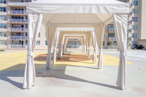 Copropriété à louer à Sunny Isles Beach, Floride: 2 chambres, 118.45 m2 № 1997003 - photo 19