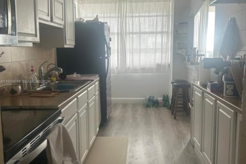 Copropriété à louer à Sunny Isles Beach, Floride: 2 chambres, 118.45 m2 № 1997003 - photo 8