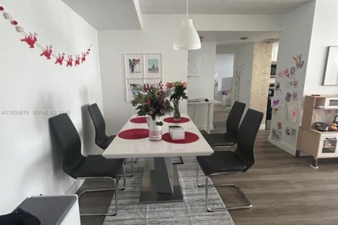 Copropriété à louer à Sunny Isles Beach, Floride: 2 chambres, 118.45 m2 № 1997003 - photo 7