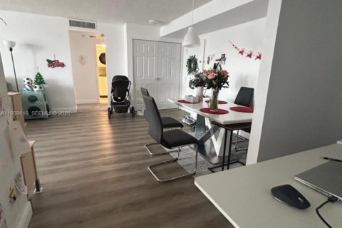 Copropriété à louer à Sunny Isles Beach, Floride: 2 chambres, 118.45 m2 № 1997003 - photo 10