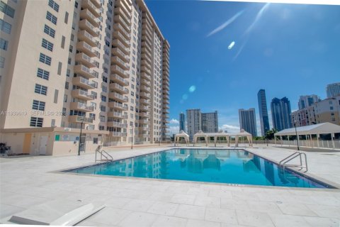 Copropriété à louer à Sunny Isles Beach, Floride: 2 chambres, 118.45 m2 № 1997003 - photo 20