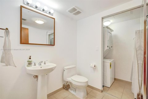 Copropriété à louer à Sunny Isles Beach, Floride: 1 chambre, 92.9 m2 № 1942899 - photo 25
