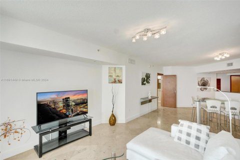 Copropriété à louer à Sunny Isles Beach, Floride: 1 chambre, 92.9 m2 № 1942899 - photo 12
