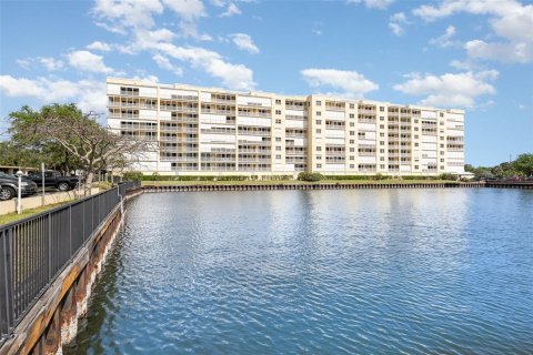 Condo in Merrit Island, Florida, 3 bedrooms  № 1613036 - photo 20