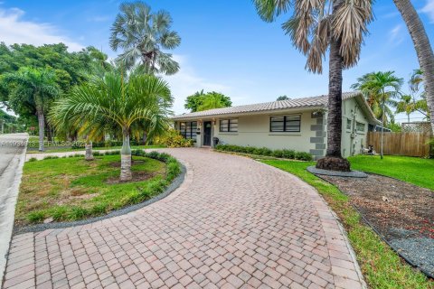 Casa en alquiler en Hollywood, Florida, 3 dormitorios, 155.15 m2 № 1992257 - foto 2