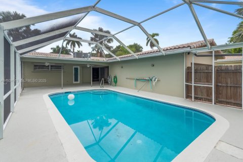Casa en alquiler en Hollywood, Florida, 3 dormitorios, 155.15 m2 № 1992257 - foto 19